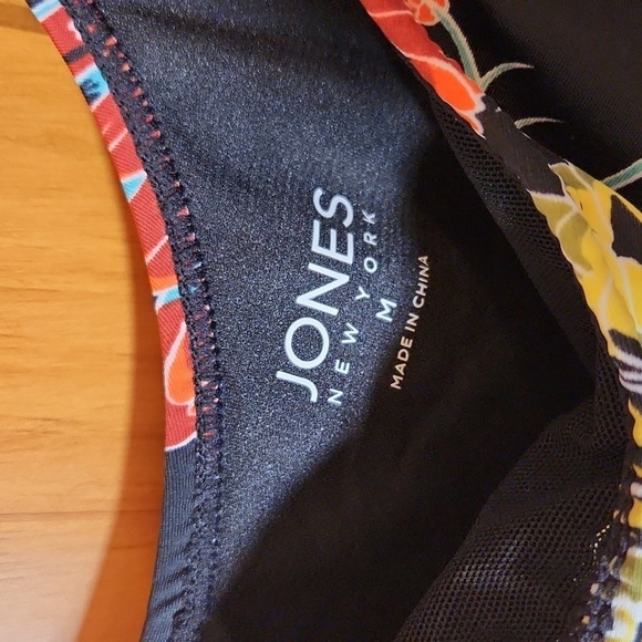 Jones New York Black Floral ONE Piece Swimsuit size Med - Picture 5 of 8